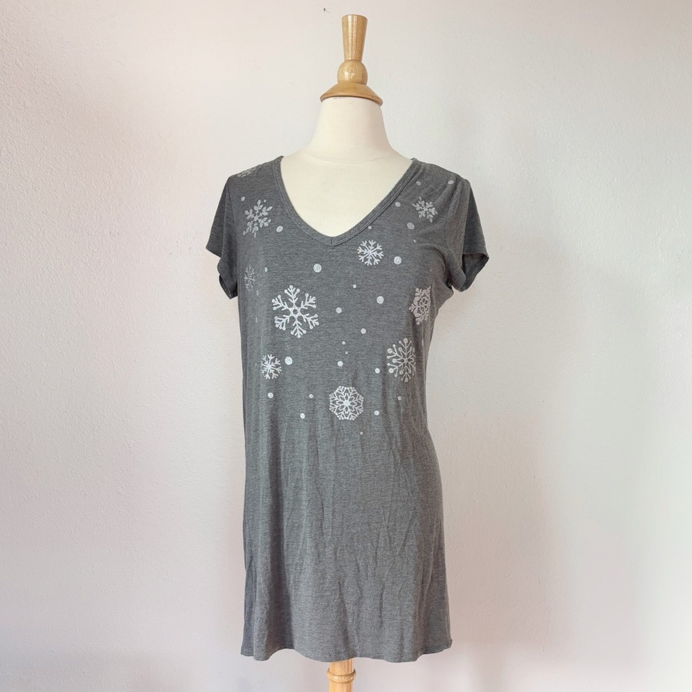 Gray & Silver Glitter Snowflake Short Sleeve Nightgown
